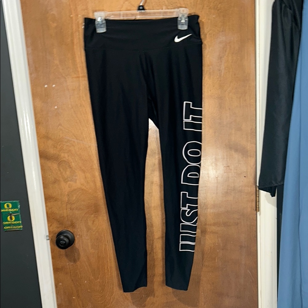 Nike Black Leggings Athletic Stretchy Moisture-Wicking